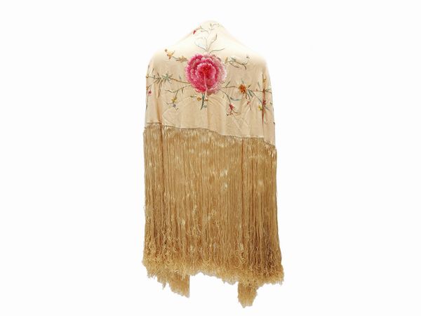 Grande scialle in seta beige con ricamo floreale  - Asta Vintagemania - Associazione Nazionale - Case d'Asta italiane