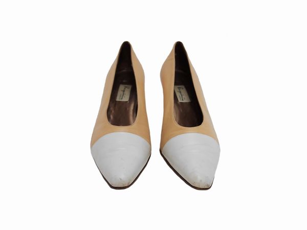 Decollet� in pelle bicolore beige e bianco, Raspini  - Asta Vintagemania - Associazione Nazionale - Case d'Asta italiane