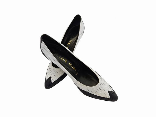 Prada - Decollet� in pelle bicolore bianco e blu  - Asta Vintagemania - Associazione Nazionale - Case d'Asta italiane