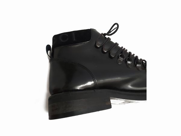 Gucci - Scarponcini stringati in vitello spazzolato nero  - Asta Vintagemania - Associazione Nazionale - Case d'Asta italiane