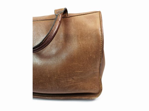 Gherardini - Borsa a spalla in pelle color cuoio  - Asta Vintagemania - Associazione Nazionale - Case d'Asta italiane