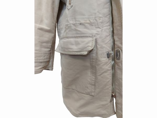 Salvatore Ferragamo - Parka beige con interno in pelliccia di lupo rimovibile  - Asta Vintagemania - Associazione Nazionale - Case d'Asta italiane