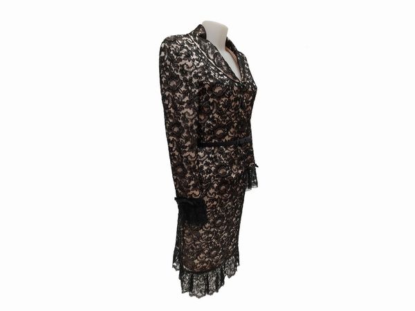 Escada Couture - Tailleur in pizzo nero su fondo in seta color cipria  - Asta Vintagemania - Associazione Nazionale - Case d'Asta italiane