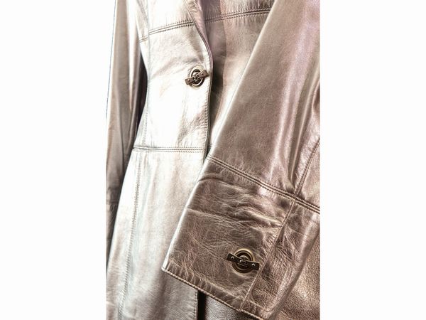 Escada - Tailleur in pelle color argento  - Asta Vintagemania - Associazione Nazionale - Case d'Asta italiane
