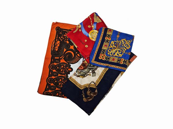 Lotto di quattro foulard in seta  - Asta Vintagemania - Associazione Nazionale - Case d'Asta italiane