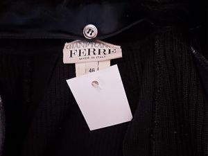 Gianfranco Ferré - Cardigan in lana nero  - Asta Vintagemania - Associazione Nazionale - Case d'Asta italiane