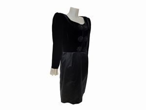 Valentino - Abito nero in velluto e seta  - Asta Vintagemania - Associazione Nazionale - Case d'Asta italiane