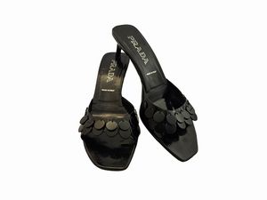 Prada - Mules in pelle nera con paillettes  - Asta Vintagemania - Associazione Nazionale - Case d'Asta italiane