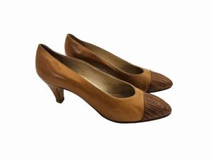 Chanel - Decolleté in pelle cognac  - Asta Vintagemania - Associazione Nazionale - Case d'Asta italiane