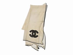 Chanel - Stola in mussola di seta ecru  - Asta Vintagemania - Associazione Nazionale - Case d'Asta italiane