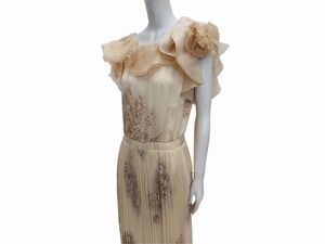 Abito sartoriale lungo in voile di seta plissé  - Asta Vintagemania - Associazione Nazionale - Case d'Asta italiane