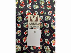 Valentino - Completo camicia, gonna midi e fusciacca in seta  - Asta Vintagemania - Associazione Nazionale - Case d'Asta italiane