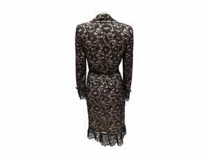 Escada Couture - Tailleur in pizzo nero su fondo in seta color cipria  - Asta Vintagemania - Associazione Nazionale - Case d'Asta italiane
