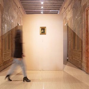 Scuola Europea del XIX secolo : Giovane donna con cappello e colomba  - Asta Dipinti del XIX e XX secolo - Associazione Nazionale - Case d'Asta italiane