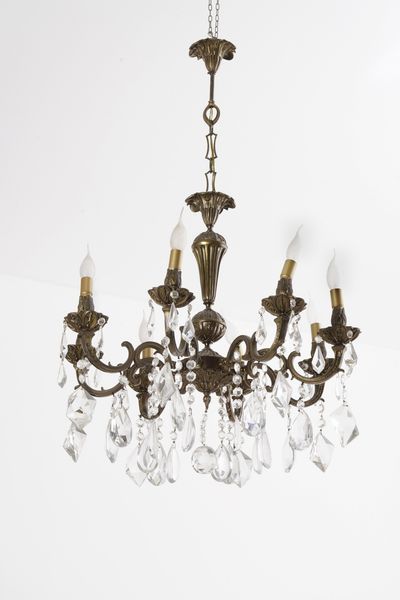Lampadario a 12 luci in ottone e cristalli  - Asta Antiquariato - Associazione Nazionale - Case d'Asta italiane