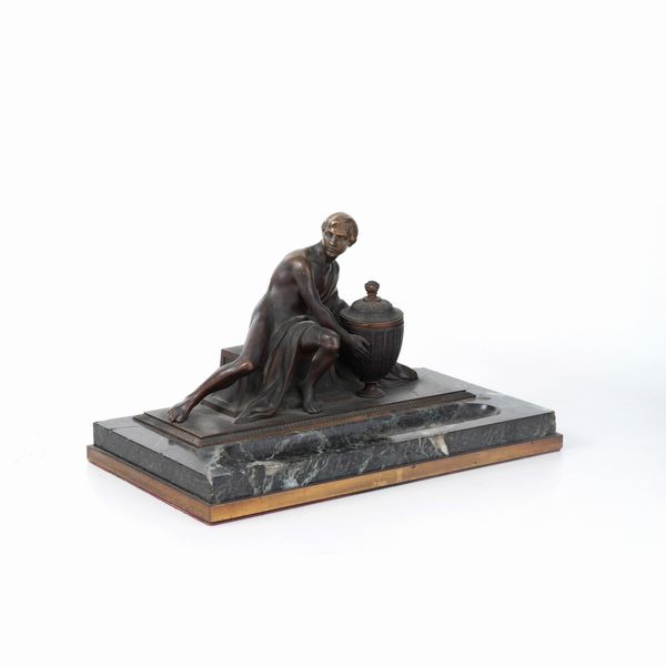 Calamaio in bronzo patinato. Fine XIX-inizi XX secolo  - Asta Antiquariato - Associazione Nazionale - Case d'Asta italiane