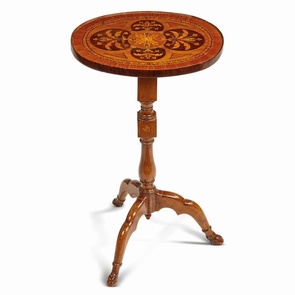 TAVOLINO DA CENTRO, LOMBARDIA, INIZI SECOLO XIX  - Asta INTERNATIONAL FINE ART - Associazione Nazionale - Case d'Asta italiane