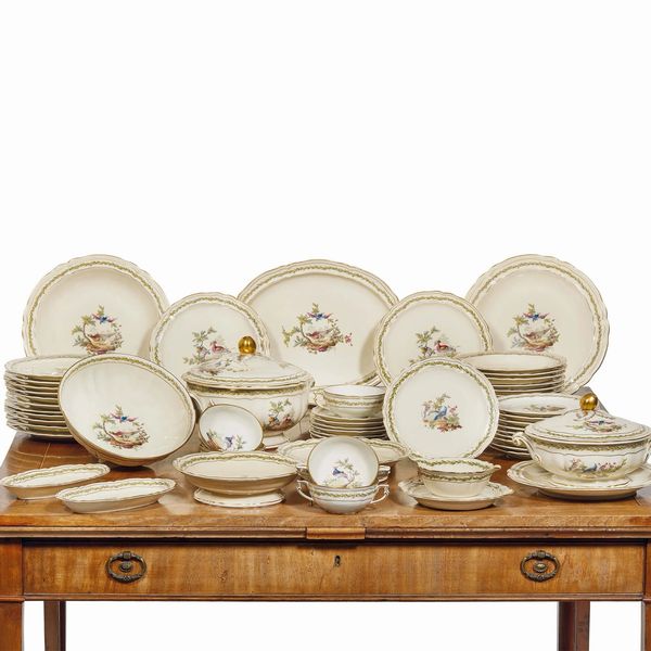 SERVIZIO DA TAVOLA "CHEVREUSE", LIMOGES, MET&Agrave; DEL XX SECOLO  - Asta INTERNATIONAL FINE ART - Associazione Nazionale - Case d'Asta italiane