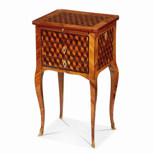 TAVOLINO, FRANCIA, SECONDA META SECOLO XVIII  - Asta INTERNATIONAL FINE ART - Associazione Nazionale - Case d'Asta italiane