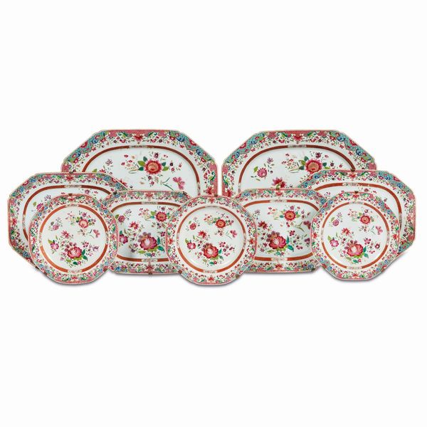 SERIVIZIO DA TAVOLA, CINA, DINASTINA QING, PERIODO QIANLONG, 1750 CIRCA  - Asta INTERNATIONAL FINE ART - Associazione Nazionale - Case d'Asta italiane