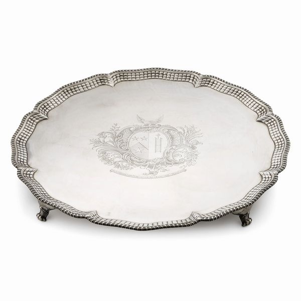 GRANDE SALVER, LONDRA, 1762, ARGENTIERE EBENEZER COKER  - Asta Argenti italiani ed europei - Associazione Nazionale - Case d'Asta italiane