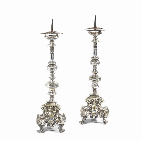 COPPIA DI TORCIERE, FINE SECOLO XVIII  - Asta Argenti italiani ed europei - Associazione Nazionale - Case d'Asta italiane