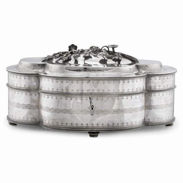 GRANDE SCATOLA PORTA GIOIE, PARIGI, FINE SECOLO XIX, ARGENTIERE &Eacute;MILE HUGO  - Asta Argenti italiani ed europei - Associazione Nazionale - Case d'Asta italiane