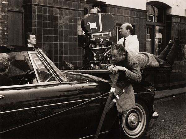 TAZIO SECCHIAROLI : Michelangelo Antonioni, tratto dal set di “Blow Up”  - Asta Fotografia - Associazione Nazionale - Case d'Asta italiane