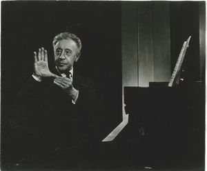 Yousuf Karsh Karsh of Ottawa - Arthur Rubinstein