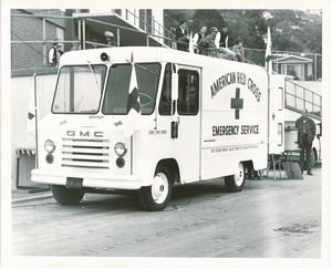 Guy L. Stulz : lotto di 5 fotografie Senza titolo (Laguna Beach Rock)  - Asta Fotografia - Associazione Nazionale - Case d'Asta italiane