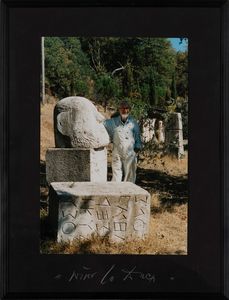 Nino Lo Duca : Ritrato di Joe Tilson in Toscana  - Asta Fotografia - Associazione Nazionale - Case d'Asta italiane