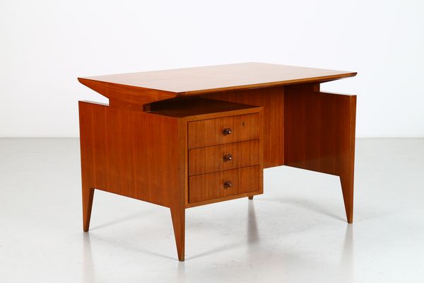 PONTI GIO' (1891 - 1979) : Scrivania  - Asta ASTA 260 - FINE DESIGN - JAMBES CROISES SOUS LE JO JO - Associazione Nazionale - Case d'Asta italiane