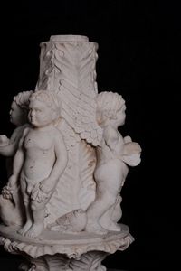 Elemento di fontana in marmo con putti, XIX secolo  - Asta Scultura e Oggetti d'Arte - Asta a Tempo - Associazione Nazionale - Case d'Asta italiane