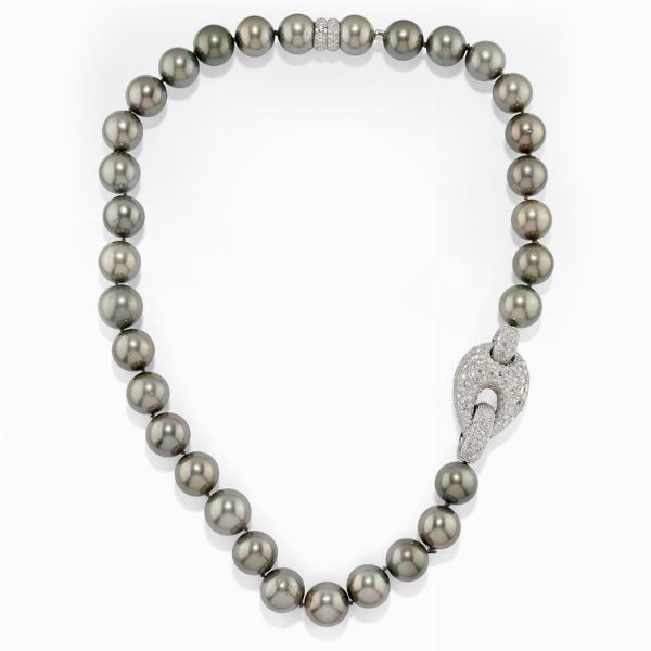 Importante collana in oro bianco 18K  - Asta Jewelry Week / Gioielli, Orologi, Argenti e Monete - Associazione Nazionale - Case d'Asta italiane