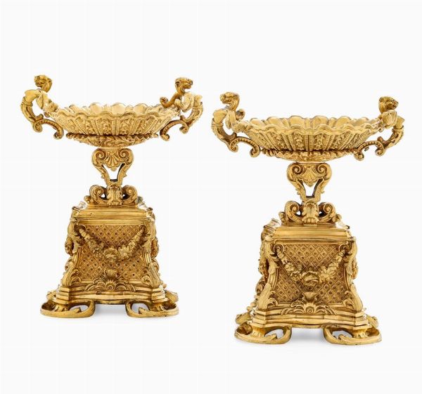 Coppia grandi saliere centrotavola in bronzo dorato. Fonditore del XX-XXI secolo  - Asta ASTA 0512 - L'ART DE LA TABLE - Associazione Nazionale - Case d'Asta italiane