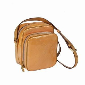 Louis Vuitton : LOUIS VUITTON WOOSTER PATENT CAMERA BAG  - Asta VINTAGE: BORSE E ACCESSORI DI HERMES, LOUIS VUITTON E ALTRE GRANDI MAISON - Associazione Nazionale - Case d'Asta italiane