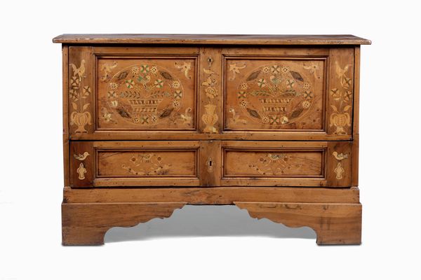 Credenza in legno lastronato ed intarsiato, XIX secolo  - Asta Arredi | Cambi Time - Associazione Nazionale - Case d'Asta italiane