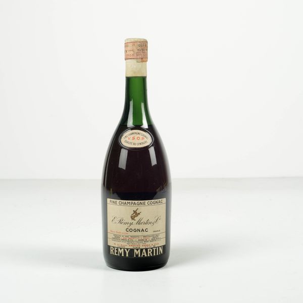 Remy Martin, Fine Champagne Cognac V.S.O.P  - Asta Heritage. Vini e Distillati da Collezione - Associazione Nazionale - Case d'Asta italiane