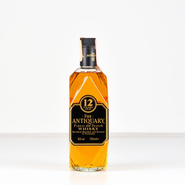 J&W Hardie, The Antiquary Finest Old Whisky 12 years old  - Asta Heritage. Vini e Distillati da Collezione - Associazione Nazionale - Case d'Asta italiane