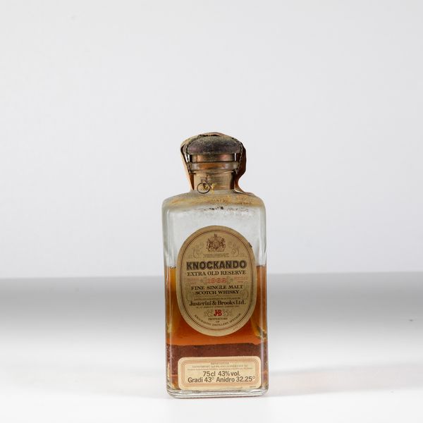 Knockando Justerini & Brooks, Fine Single Malt Scotch Whisky Extra Old Reserve  - Asta Heritage. Vini e Distillati da Collezione - Associazione Nazionale - Case d'Asta italiane