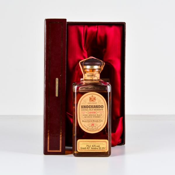 Knockando, Justerini & Brooks, Fine Single Malt Scotch Whisky Extra Old Reserve  - Asta Heritage. Vini e Distillati da Collezione - Associazione Nazionale - Case d'Asta italiane