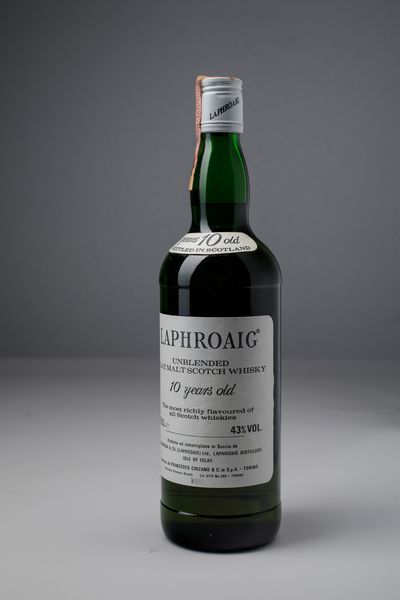 Laphroaig, Unblended Islay Malt Scotch Whisky 10 years old  - Asta Heritage. Vini e Distillati da Collezione - Associazione Nazionale - Case d'Asta italiane