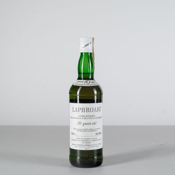 Laphroaig, Unblended Islay Malt Scotch Whisky 10 years old  - Asta Heritage. Vini e Distillati da Collezione - Associazione Nazionale - Case d'Asta italiane