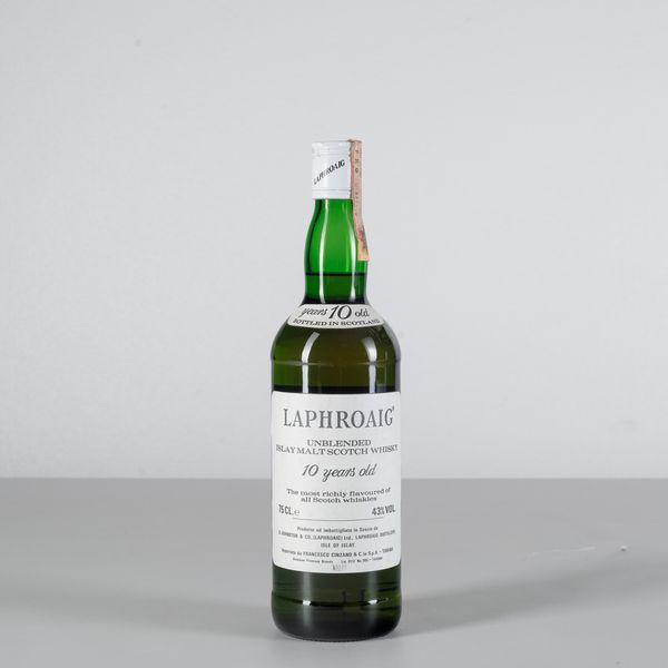 Laphroaig, Unblended Islay Malt Scotch Whisky 10 years old  - Asta Heritage. Vini e Distillati da Collezione - Associazione Nazionale - Case d'Asta italiane