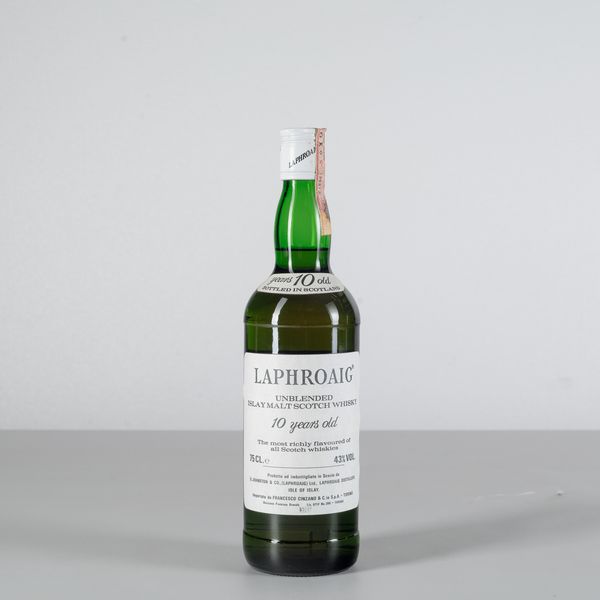 Laphroaig, Unblended Islay Malt Scotch Whisky 10 years old  - Asta Heritage. Vini e Distillati da Collezione - Associazione Nazionale - Case d'Asta italiane