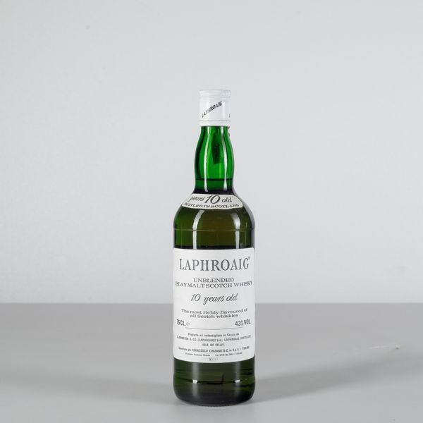 Laphroaig, Unblended Islay Malt Scotch Whisky 10 years old  - Asta Heritage. Vini e Distillati da Collezione - Associazione Nazionale - Case d'Asta italiane