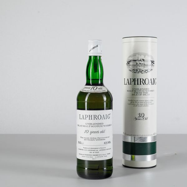 Laphroaig, Unblended Islay Malt Scotch Whisky 10 years old  - Asta Heritage. Vini e Distillati da Collezione - Associazione Nazionale - Case d'Asta italiane