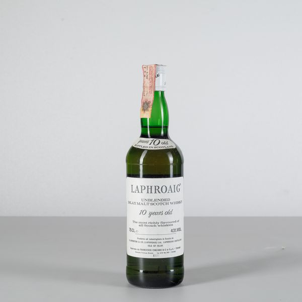 Laphroaig, Unblended Islay Malt Scotch Whisky 10 years old  - Asta Heritage. Vini e Distillati da Collezione - Associazione Nazionale - Case d'Asta italiane