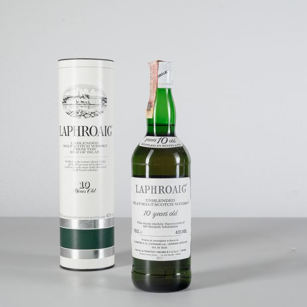 Laphroaig, Unblended Islay Malt Scotch Whisky 10 years old  - Asta Heritage. Vini e Distillati da Collezione - Associazione Nazionale - Case d'Asta italiane