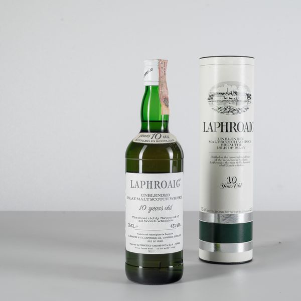 Laphroaig, Unblended Islay Malt Scotch Whisky 10 years old  - Asta Heritage. Vini e Distillati da Collezione - Associazione Nazionale - Case d'Asta italiane